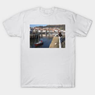 The Ayesha leaves harbour, Scarborough, UK T-Shirt